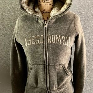 Abercrombie & Fitch Faux Fur Sweater Large Gray
